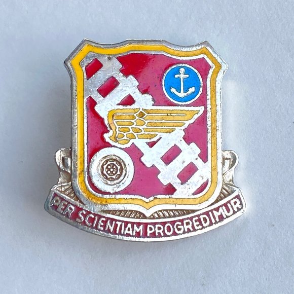 Vintage US Army Transportation Center School Unit Crest DUI DI Enamel Pin 1.1” - Picture 1 of 5